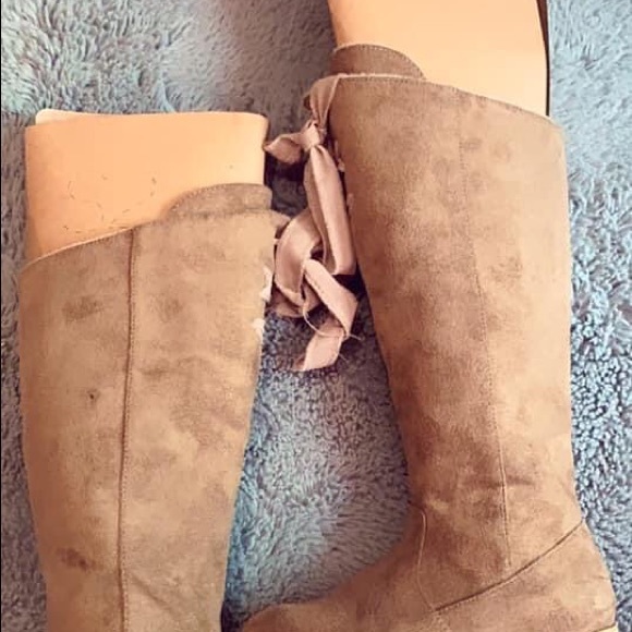 Joyfolie size 11 tall bow boots - Picture 3 of 3